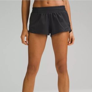 Lululemon Hotty Hot Low-Rise Lined Short 2.5”